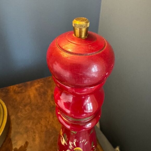 Vintage Zassenhaus Red Floral Pepper Mill - Picture 8 of 11